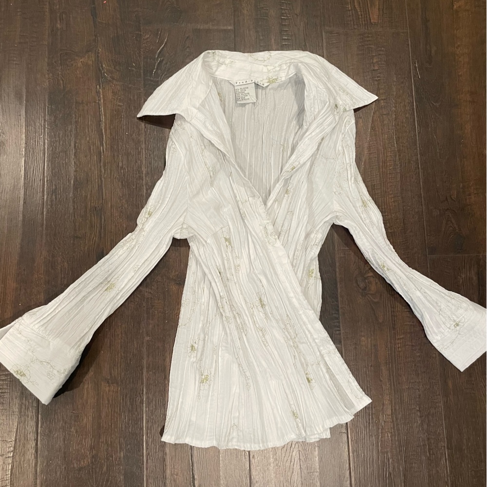 White collared button down with gold embroidery